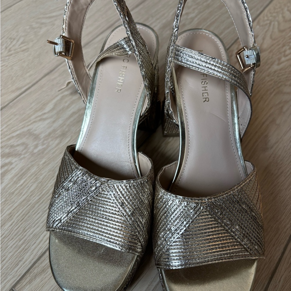 Gold Platform Marc Fisher Seleny Heels - Picture 2 of 4